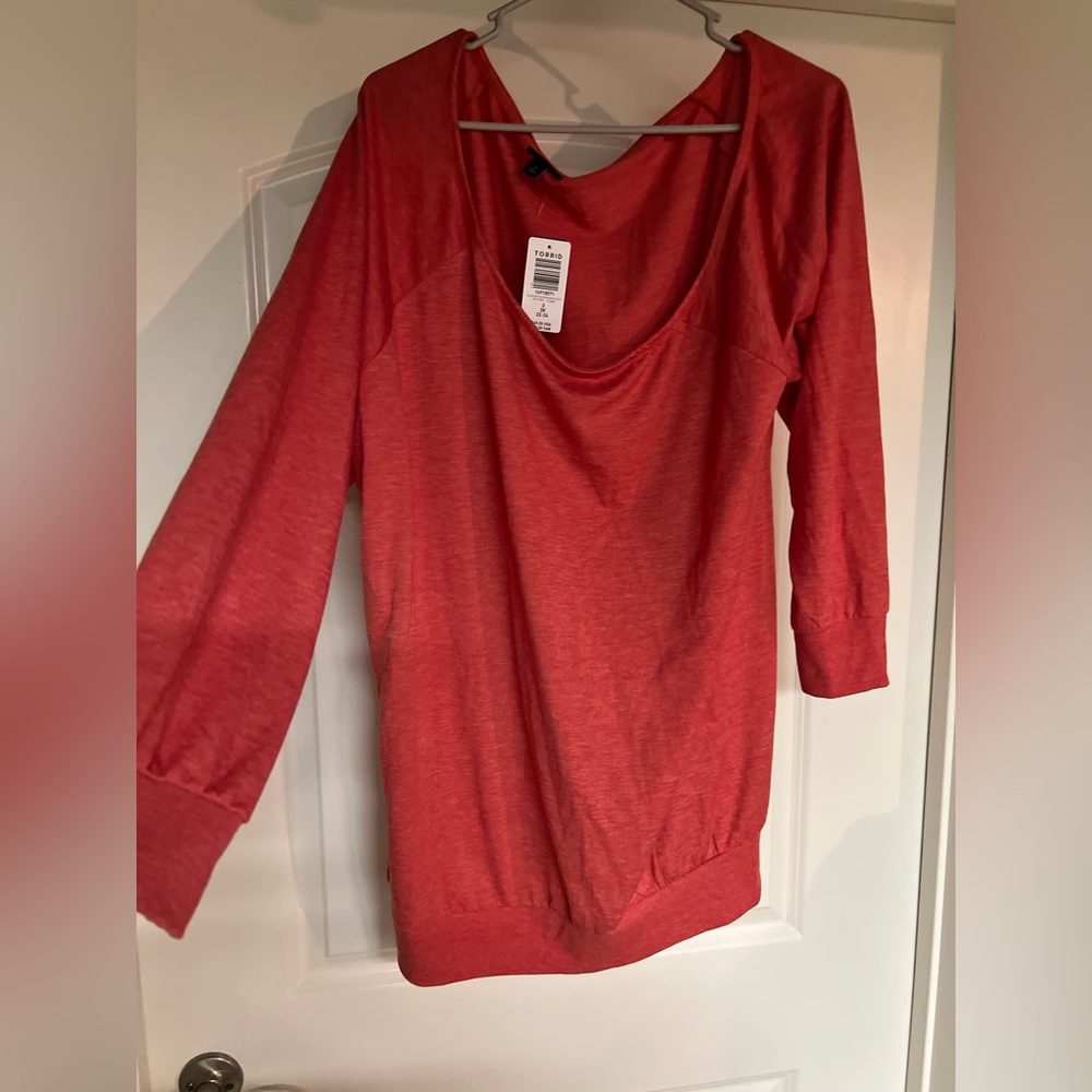 Beautiful off the shoulder sweatshirt from torrid.